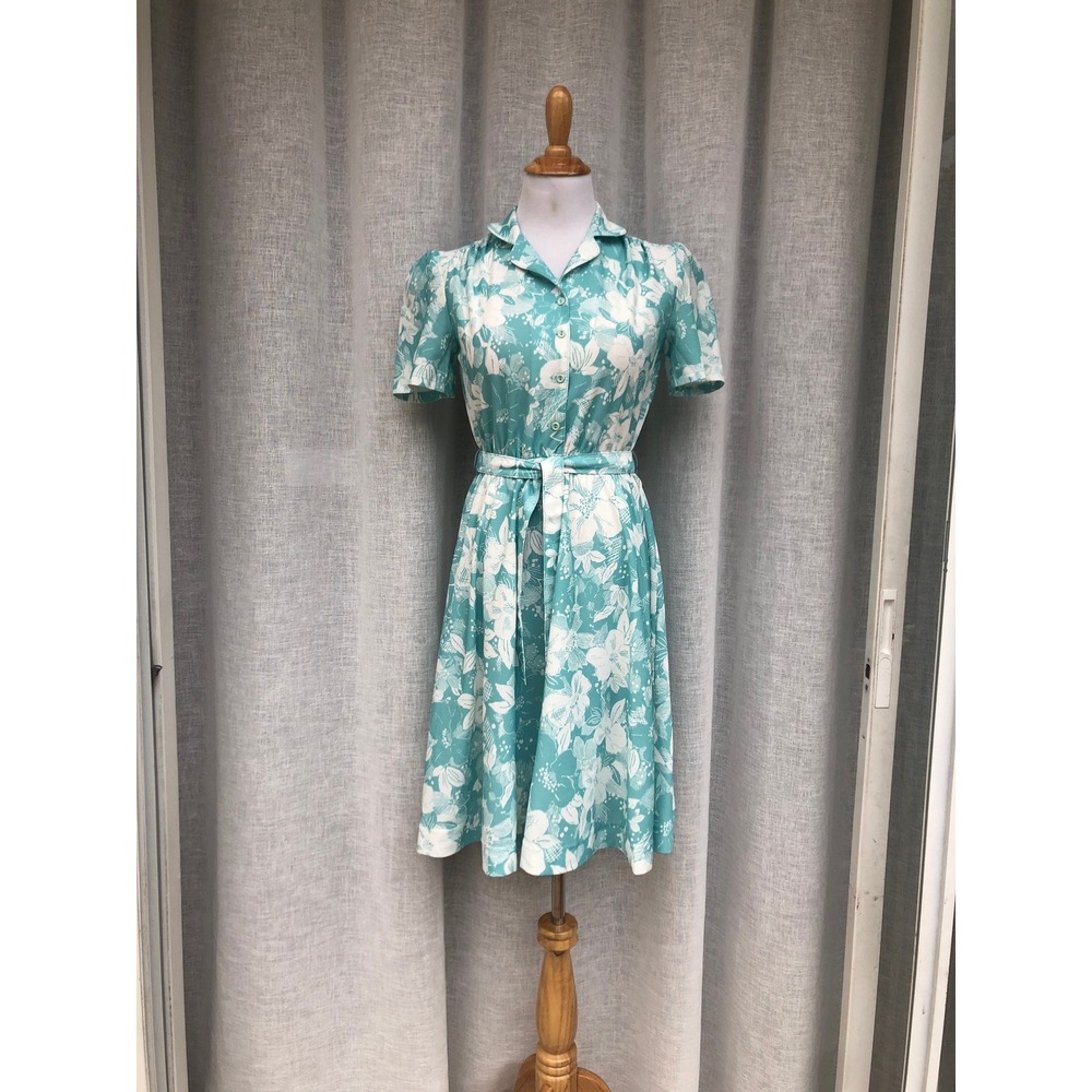 1960 Turquoise Blue white floral short sleeve button shirt dress  loose belt